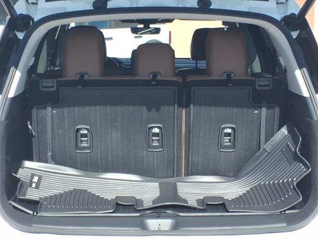 2024 Nissan Pathfinder Platinum FWD