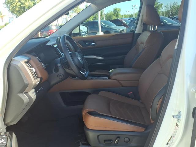 2024 Nissan Pathfinder Platinum FWD