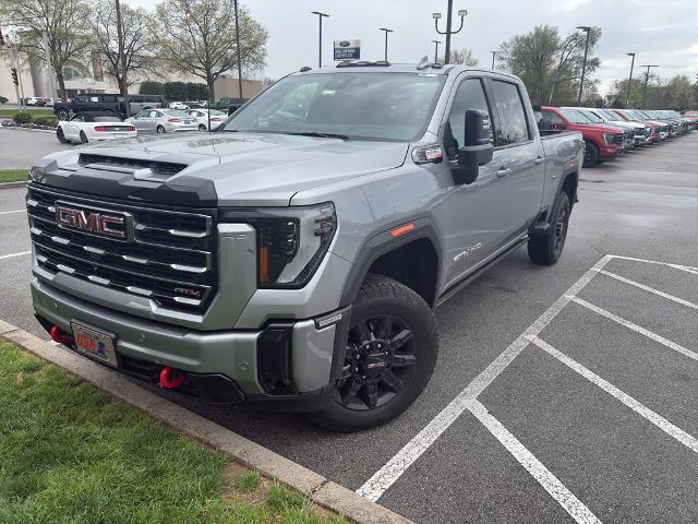 2025 GMC Sierra 2500HD 4WD Crew Cab Standard Bed AT4