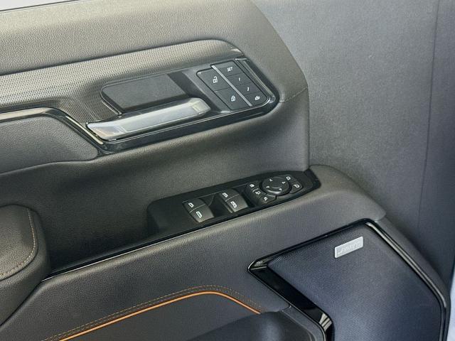 2025 GMC Sierra 2500HD 4WD Crew Cab Standard Bed AT4
