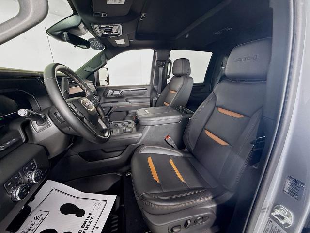 2025 GMC Sierra 2500HD 4WD Crew Cab Standard Bed AT4
