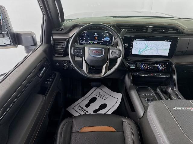 2025 GMC Sierra 2500HD 4WD Crew Cab Standard Bed AT4