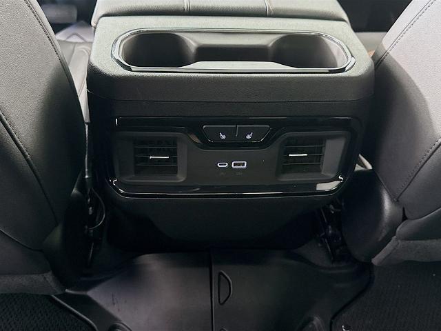 2025 GMC Sierra 2500HD 4WD Crew Cab Standard Bed AT4