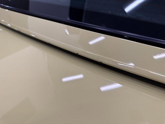 2005 Ford Thunderbird Base
