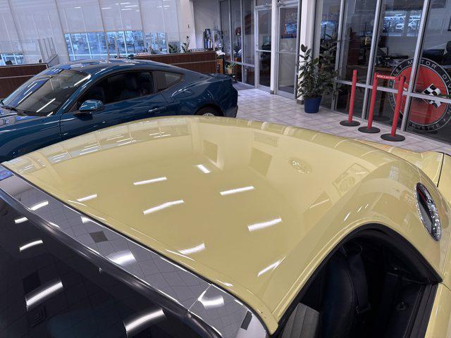 2005 Ford Thunderbird Base
