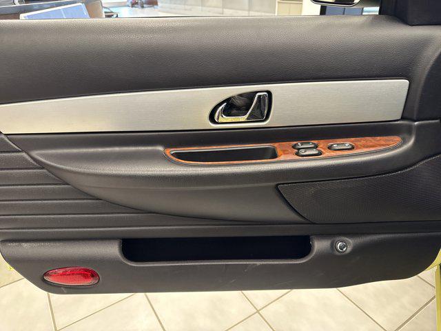 2005 Ford Thunderbird Base