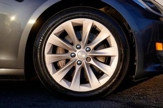 2017 Tesla Model S 75D