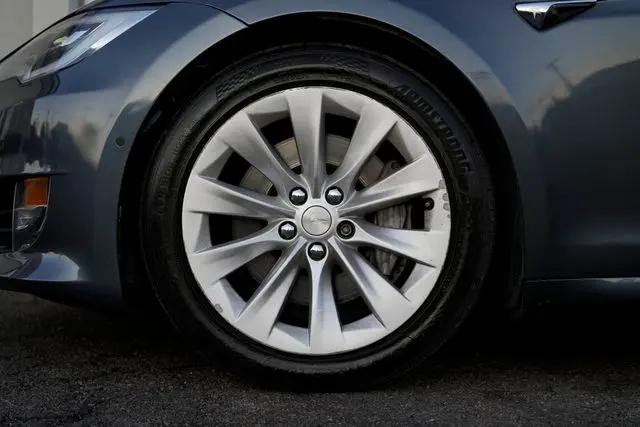 2017 Tesla Model S 75D
