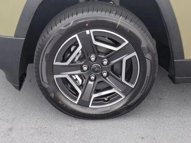 2026 Jeep Cherokee Laredo 4x4