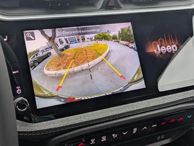 2026 Jeep Cherokee Laredo 4x4