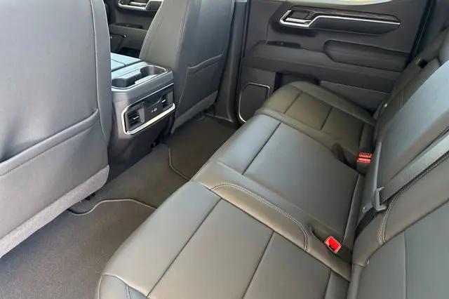 2026 GMC Sierra 1500 Crew Cab, Short Bed, SLT, 4WD