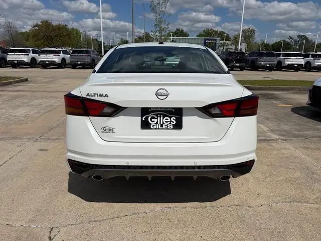 2026 Nissan Altima SV FWD