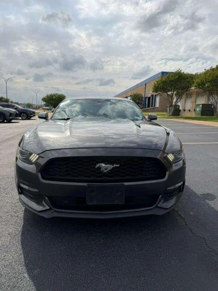 2016 Ford Mustang V6