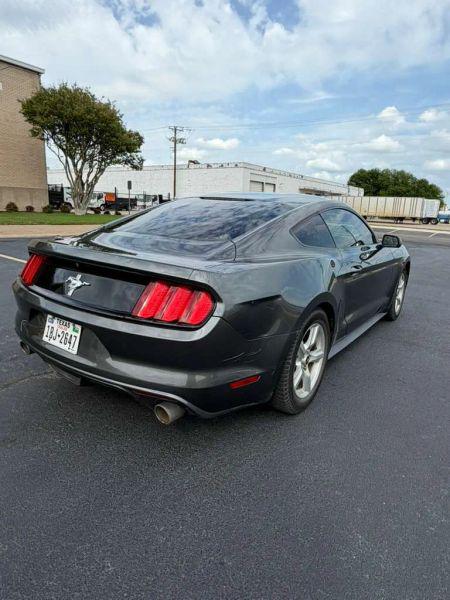 2016 Ford Mustang V6