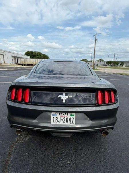 2016 Ford Mustang V6