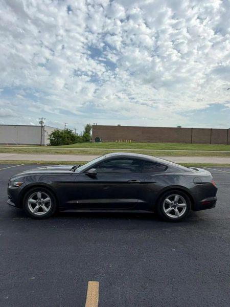 2016 Ford Mustang V6