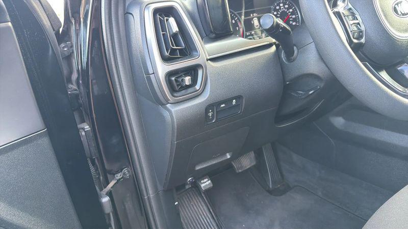 2021 Kia Sorento LX