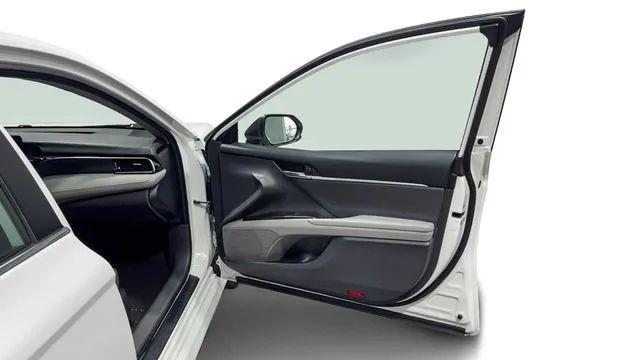 2022 Toyota Camry LE Hybrid