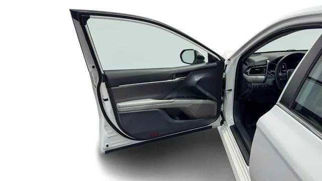 2022 Toyota Camry LE Hybrid