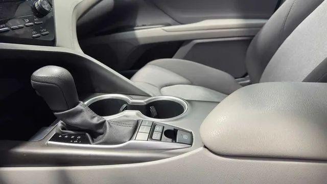 2022 Toyota Camry LE Hybrid