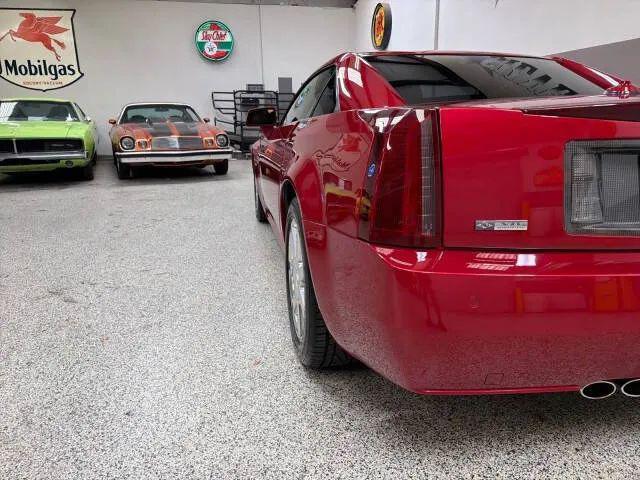 2004 Cadillac XLR Standard