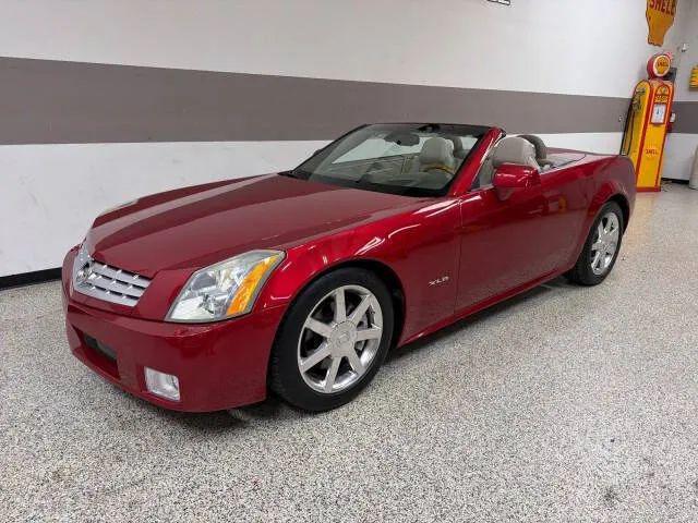 2004 Cadillac XLR Standard