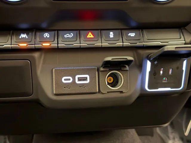 2025 Chevrolet Silverado 1500 2WD Crew Cab Short Bed Custom