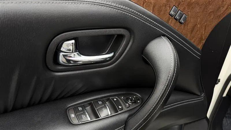 2016 INFINITI QX80 Base