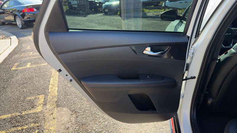 2023 Kia Forte GT Manual