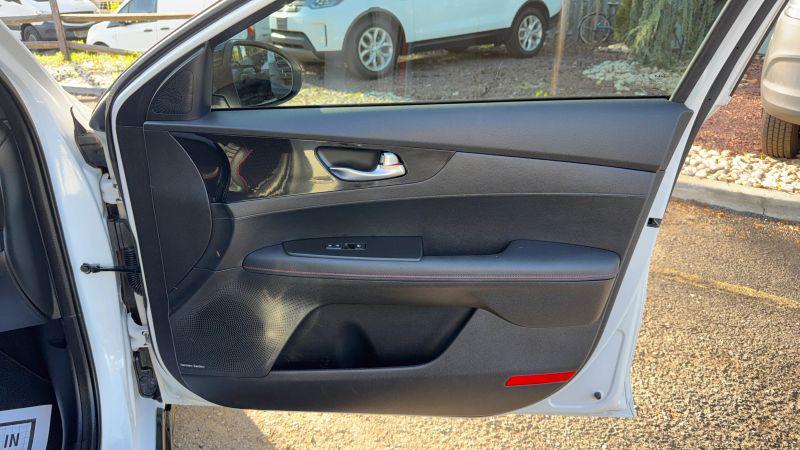 2023 Kia Forte GT Manual