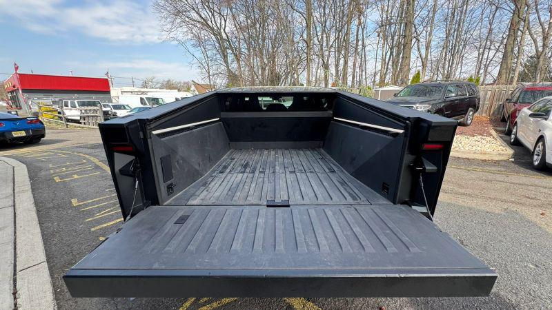 2024 Tesla Cybertruck All-Wheel Drive