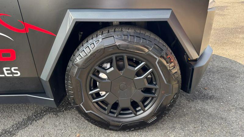 2024 Tesla Cybertruck All-Wheel Drive
