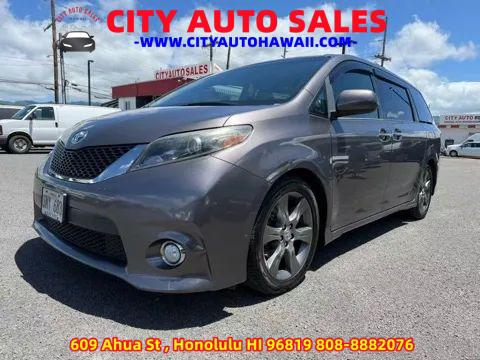 2015 Toyota Sienna SE 8 Passenger for sale in Honolulu, HI