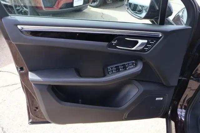 2023 Porsche Macan T