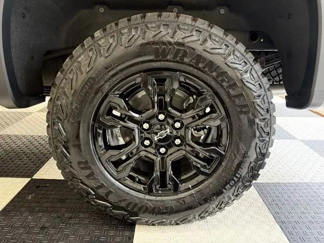 2026 Chevrolet Silverado 1500 4WD Crew Cab Short Bed ZR2