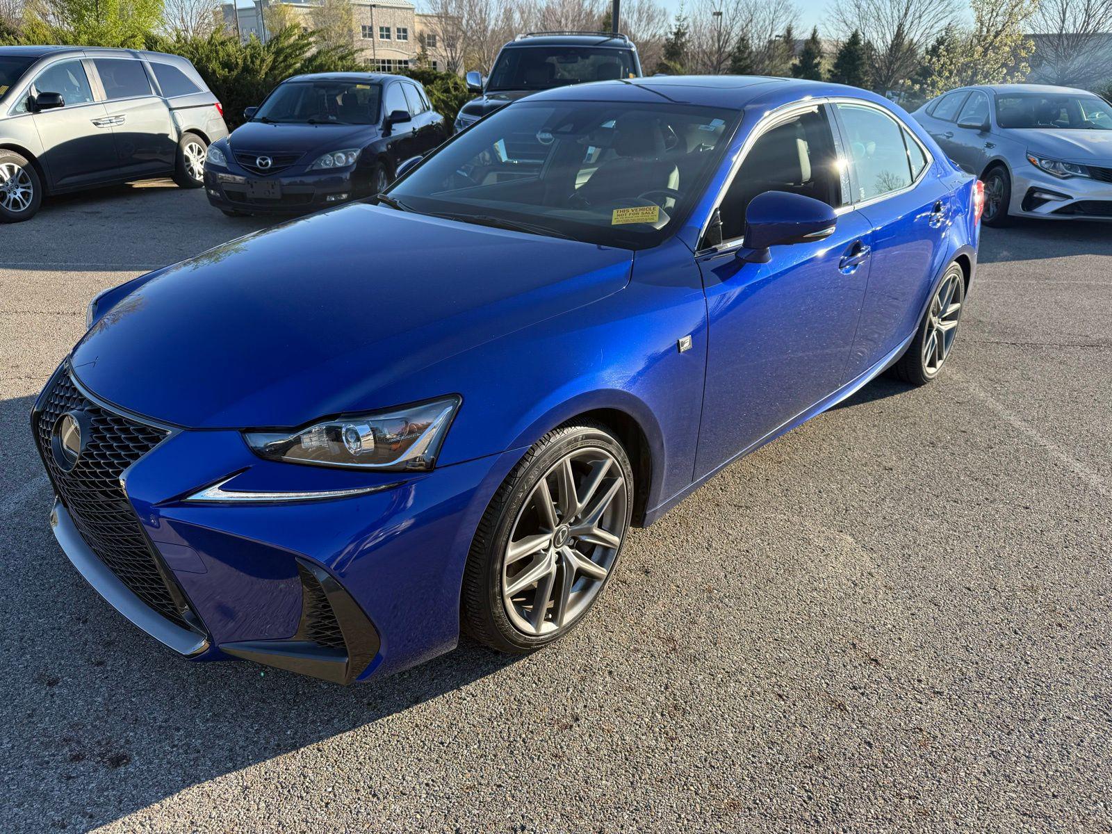 /2018 Lexus IS-300