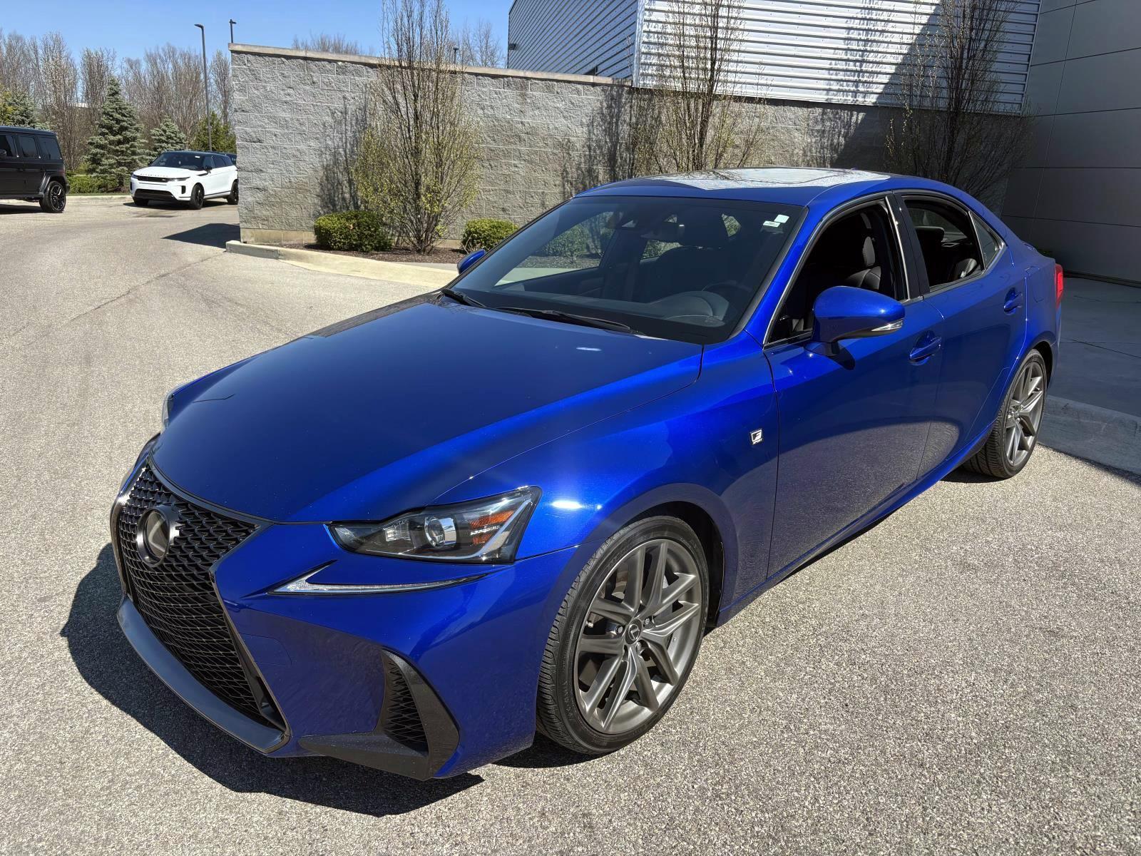 /2018 Lexus IS-300