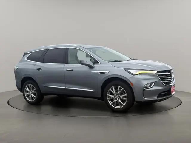2023 Buick Enclave Essence AWD