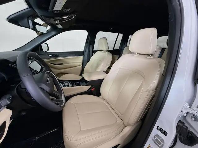 2025 Jeep Grand Cherokee Limited 4x4