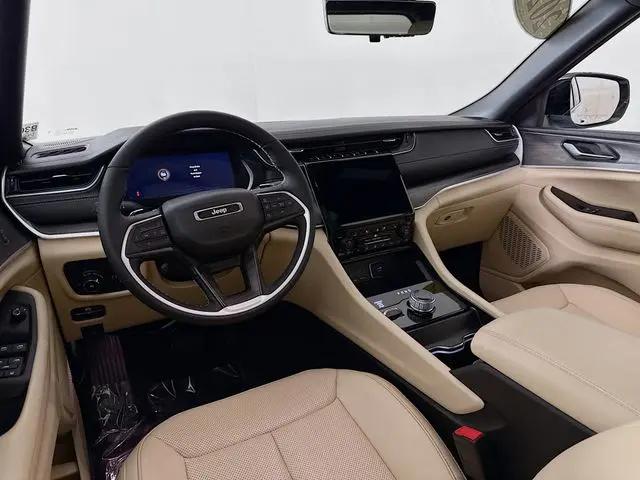 2025 Jeep Grand Cherokee Limited 4x4