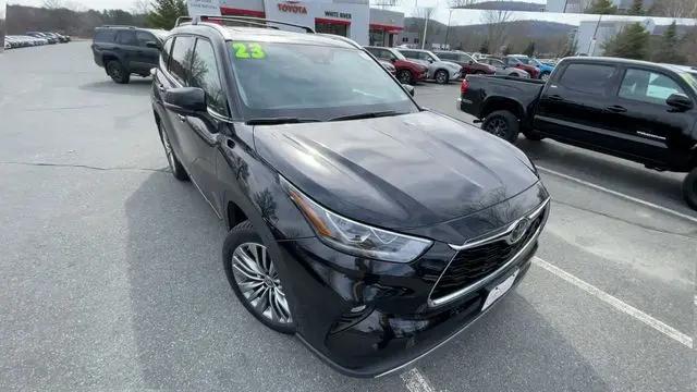 2023 Toyota Highlander Platinum