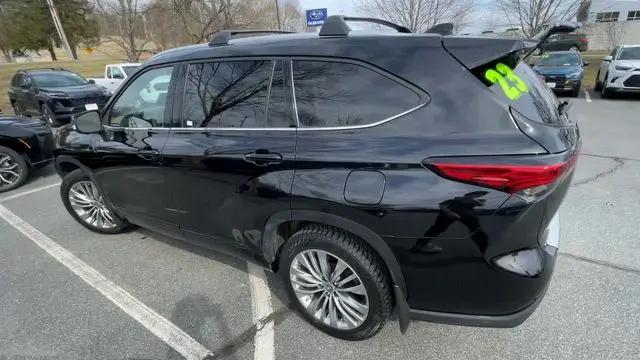 2023 Toyota Highlander Platinum