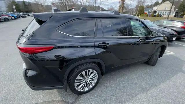 2023 Toyota Highlander Platinum