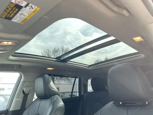 2023 Toyota Highlander Platinum
