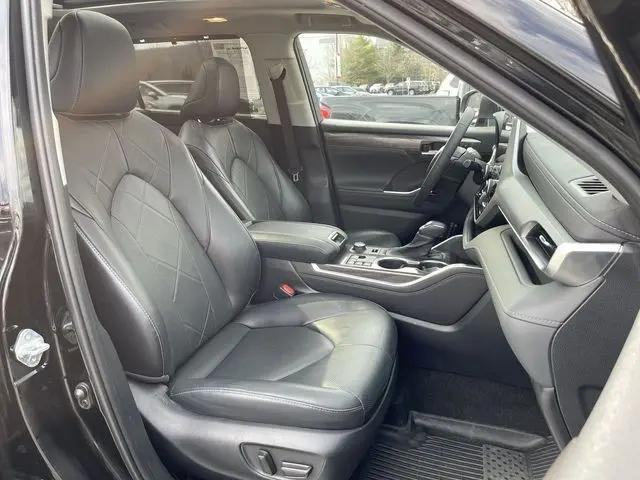 2023 Toyota Highlander Platinum