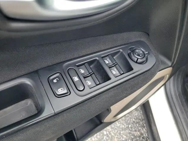 2017 Jeep Renegade Latitude FWD