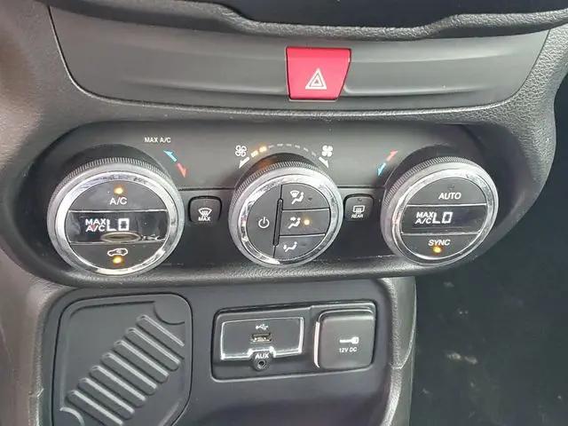 2017 Jeep Renegade Latitude FWD