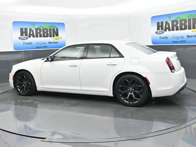 2019 Chrysler 300 Touring