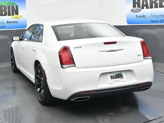 2019 Chrysler 300 Touring