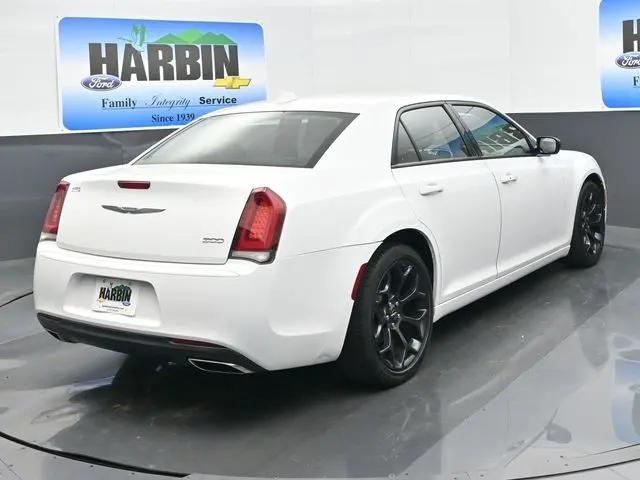 2019 Chrysler 300 Touring